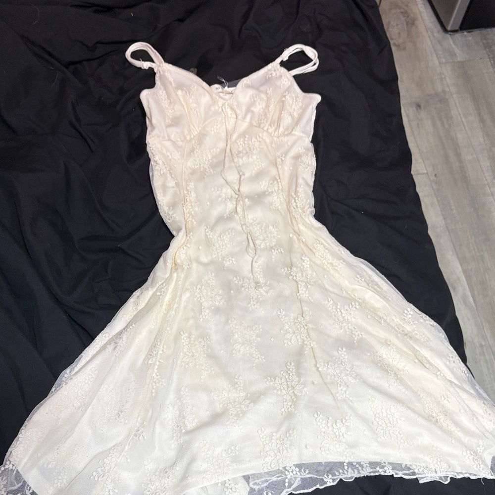 Elegant White Lace Mini Dress